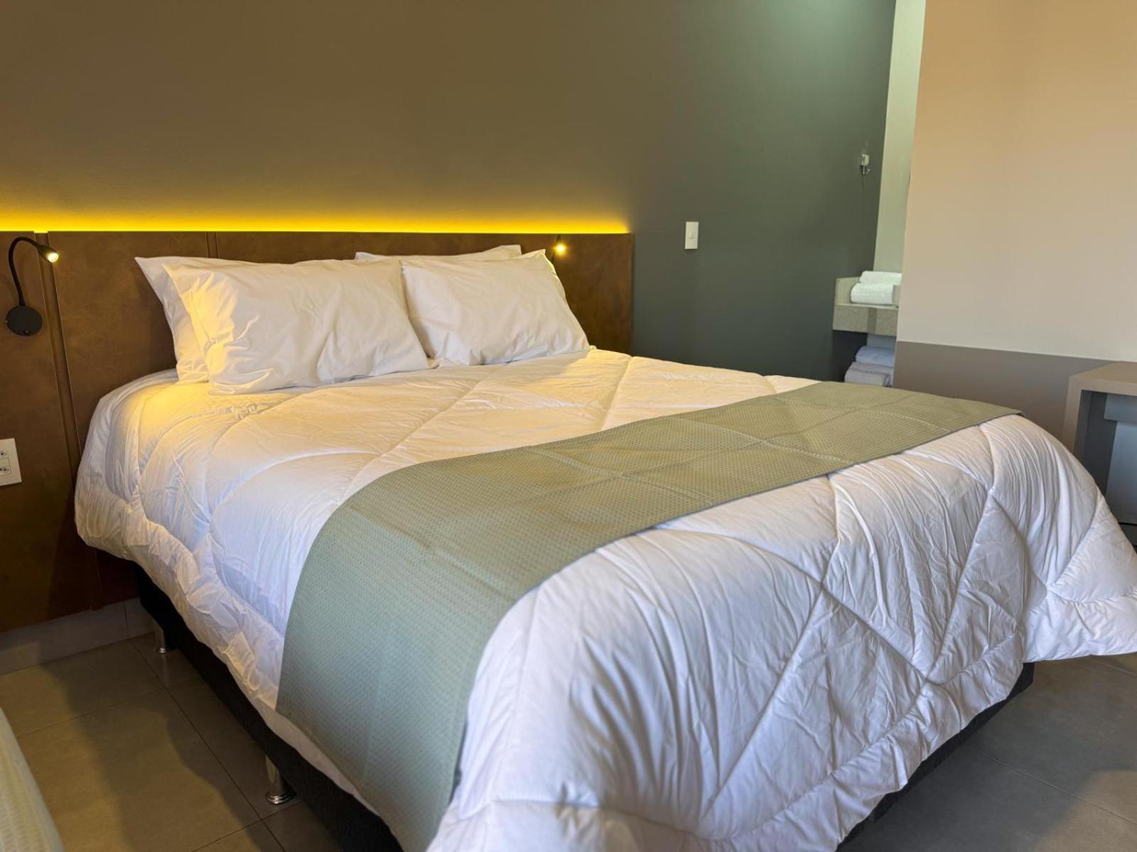 Ondara Flat Hotel Andradina Esterno foto